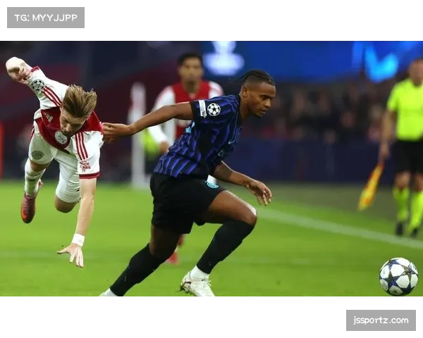 阿坎吉头球破门展现国米后卫线进攻端战术多样性